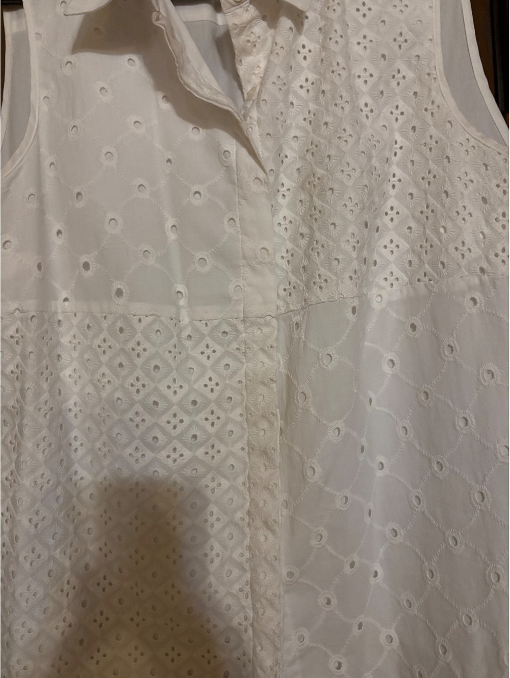 White Sleeveless Collared Button-Down-Cotton Blend- Size Large - Picture 2 of 3